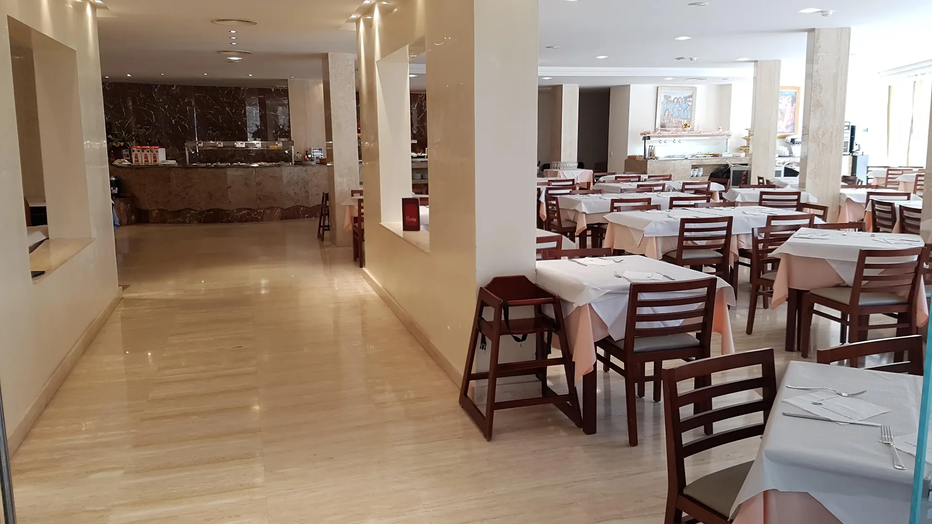 Aparthotel Playa Dorada サ・コマ