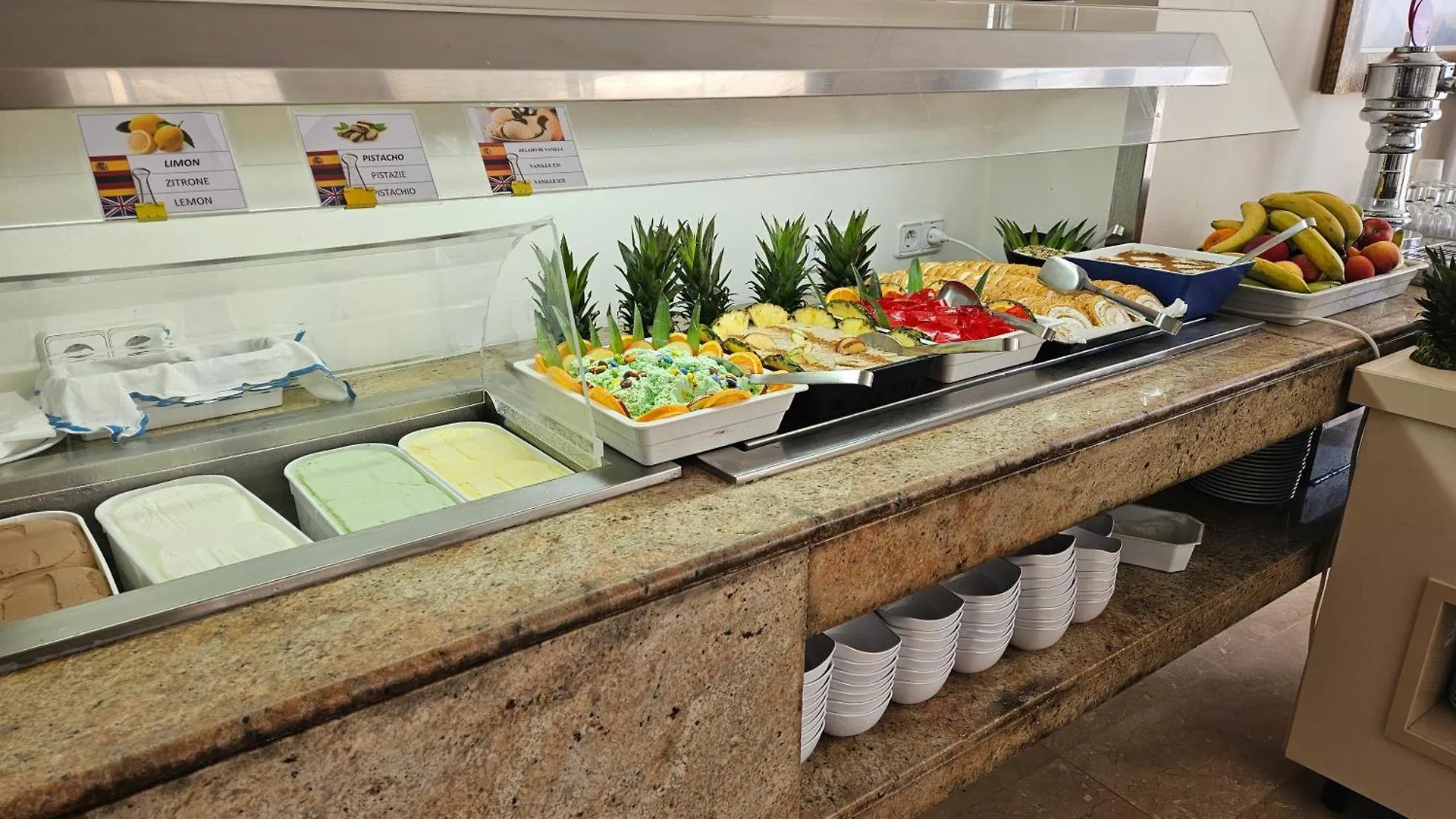 Aparthotel Playa Dorada サ・コマ