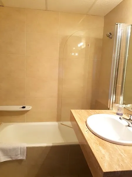 Aparthotel Playa Dorada 사 코마