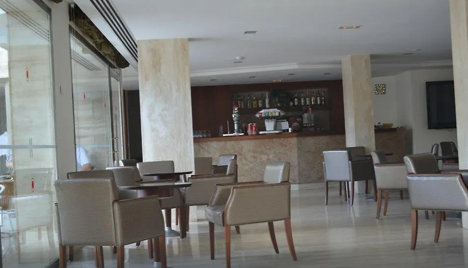 Aparthotel Playa Dorada 사 코마