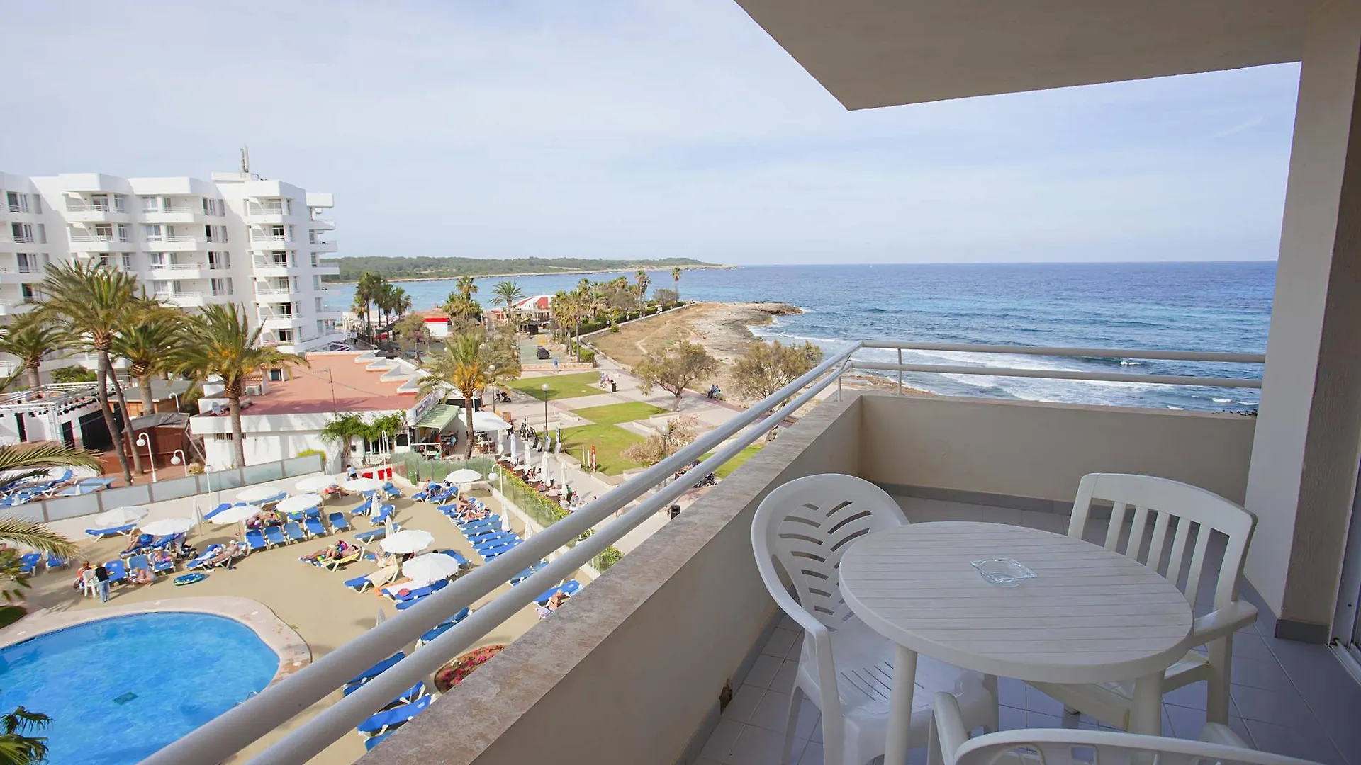 Aparthotel Playa Dorada 사 코마