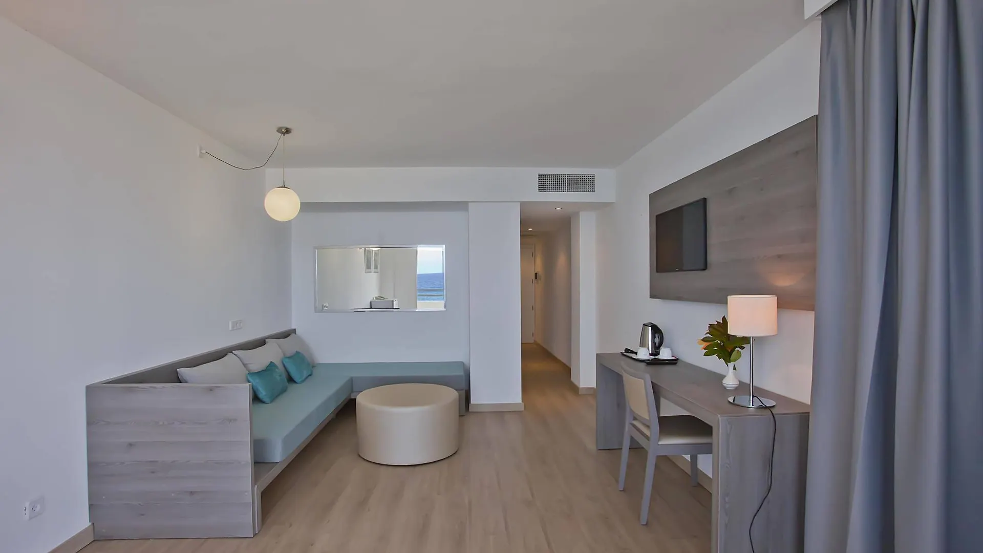 Aparthotel Playa Dorada 사 코마